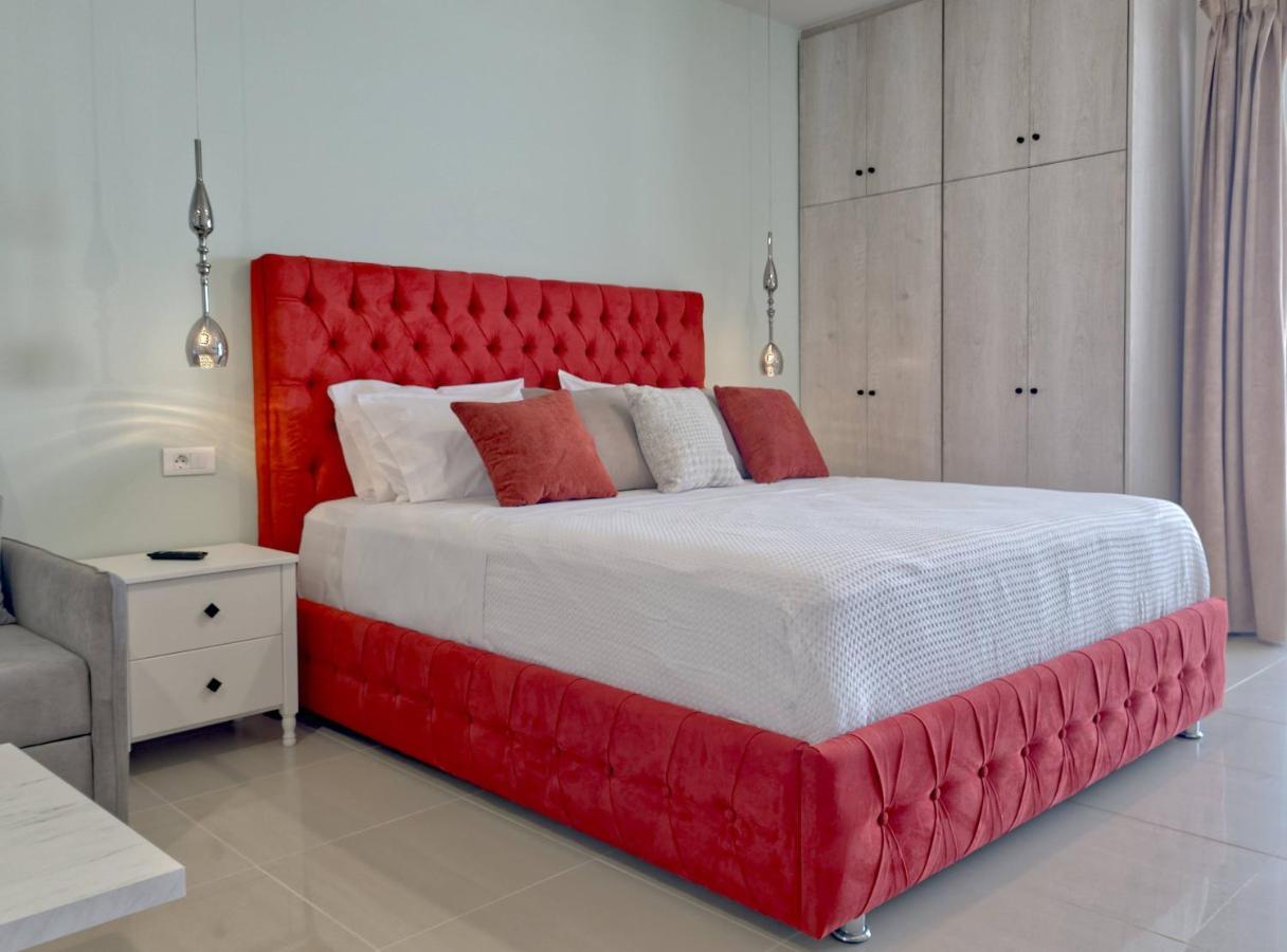 Epipleon Luxury Suites -102- Δωμάτιο 45Τμ Με Βεράντα 35Τμ Μπροστά Στη Θάλασσα Návpaktosz Kültér fotó