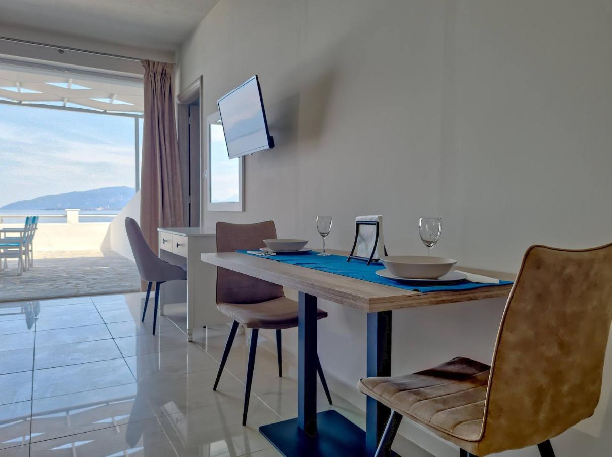 Epipleon Luxury Suites -102- Δωμάτιο 45Τμ Με Βεράντα 35Τμ Μπροστά Στη Θάλασσα Návpaktosz Kültér fotó