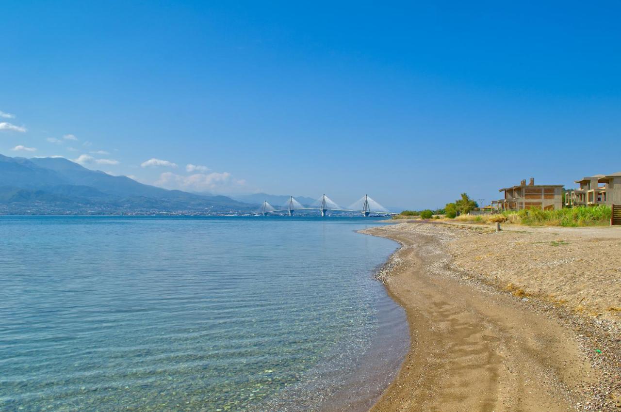 Epipleon Luxury Suites -102- Δωμάτιο 45Τμ Με Βεράντα 35Τμ Μπροστά Στη Θάλασσα Návpaktosz Kültér fotó